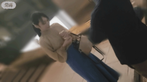 美丽的办公室女士和家庭主妇